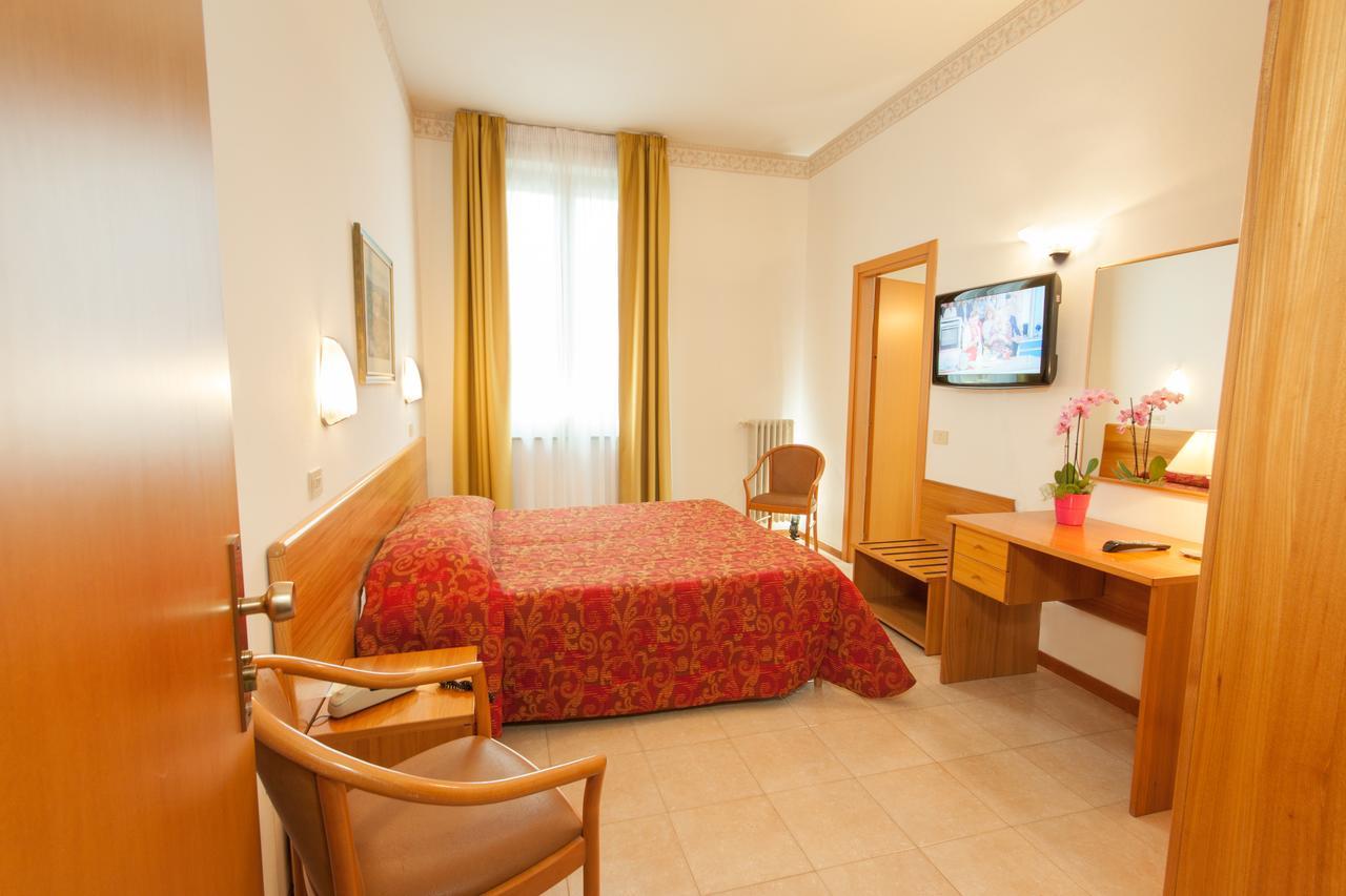 Albergo Vittoria Salsomaggiore Terme Exterior photo
